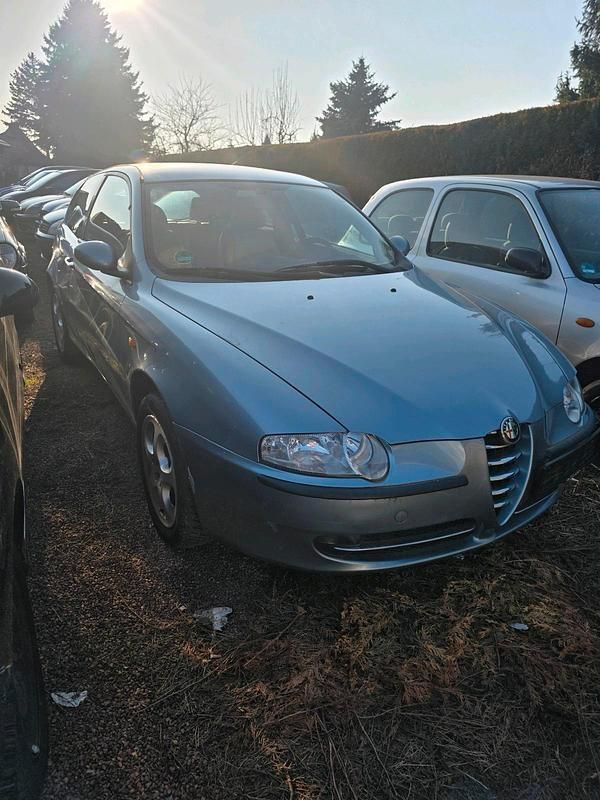 Gebraucht Alfa Romeo 147 Distinctive 150 PS (110 kW) 2003 Blau Kleinwagen