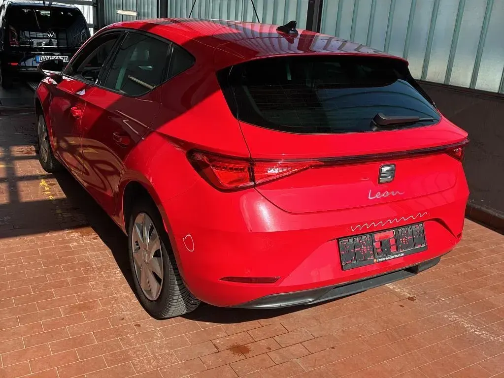 Gebraucht Seat Leon Reference 110 PS (80 kW) 2023 Reinrot Limousine