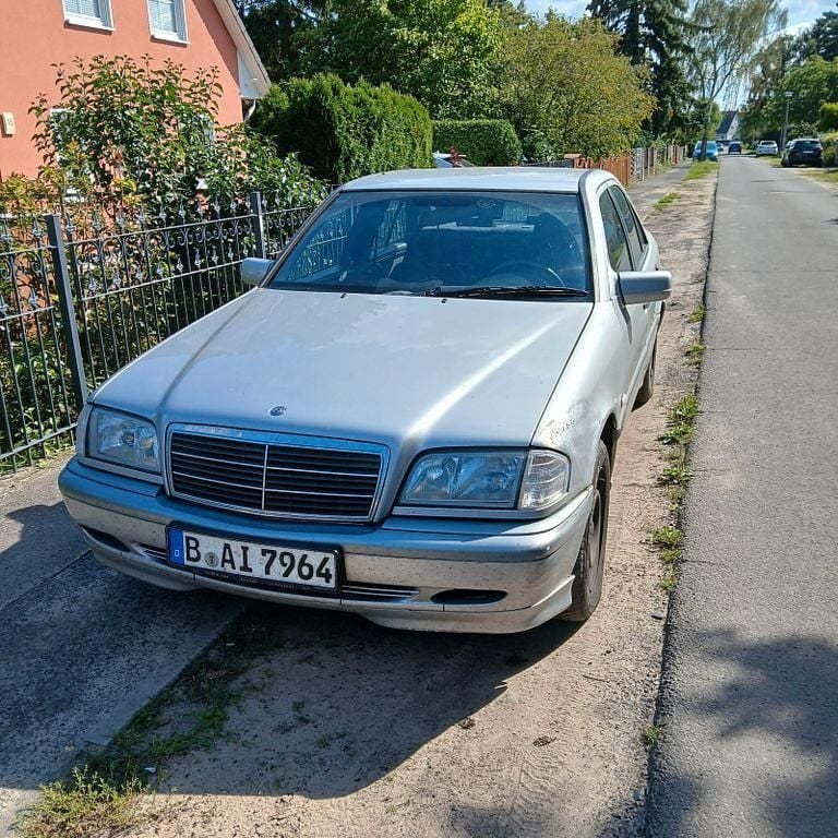 Silber Gebraucht 2000 Mercedes C180 Elegance Limousine | 2.000 € (Guter Preis) - Bild 1/4