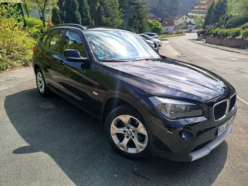Schwarz Gebraucht 2011 BMW X1 SUV | 12.499 € (Etwas zu teuer) - Bild 1/4