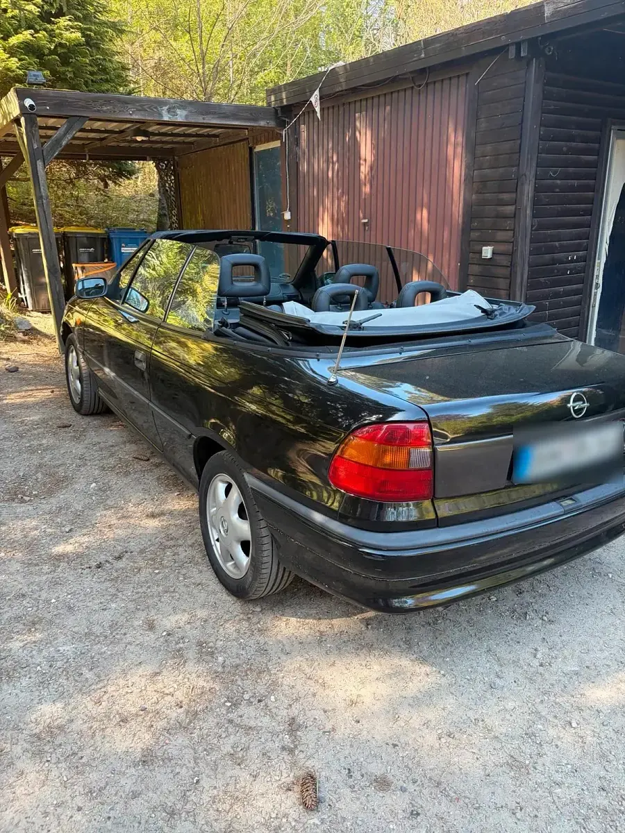Gebraucht Opel Astra Cabriolet 116 PS (85 kW) 1999 Schwarz Cabrio