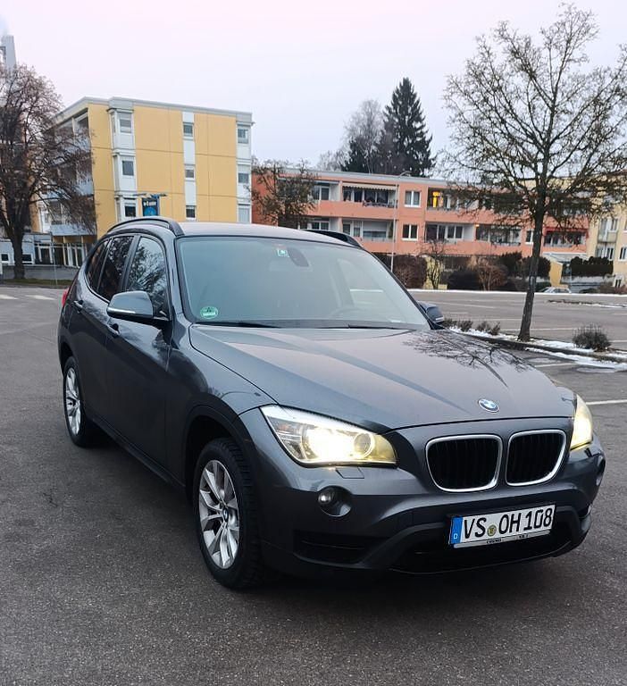 Grau Gebraucht 2013 BMW X1 Sport Line SUV | 8.800 € (Fairer Preis) - Bild 1/4