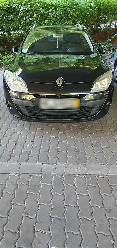 Braun Gebraucht 2009 Renault Mégane GrandTour Kombi | 2.800 € - Bild 1/4