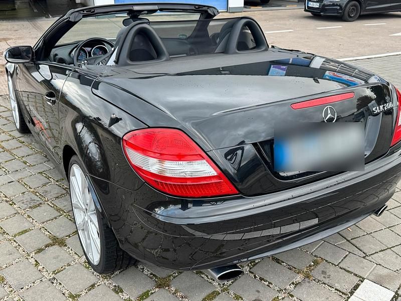 Second-hand Mercedes SLK200 160 CP (117 kW) 2006 Negru Cabrio