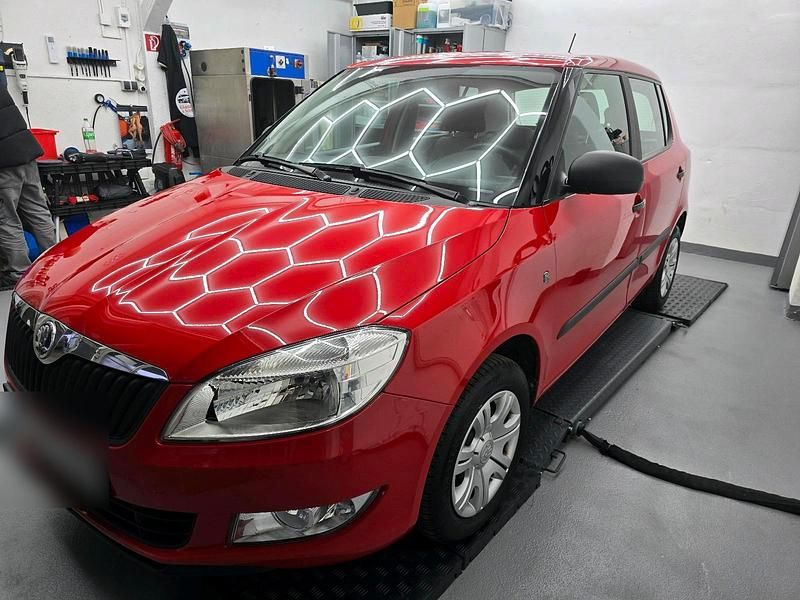 Gebraucht Skoda Fabia 70 PS (51 kW) 2014 Rot Limousine