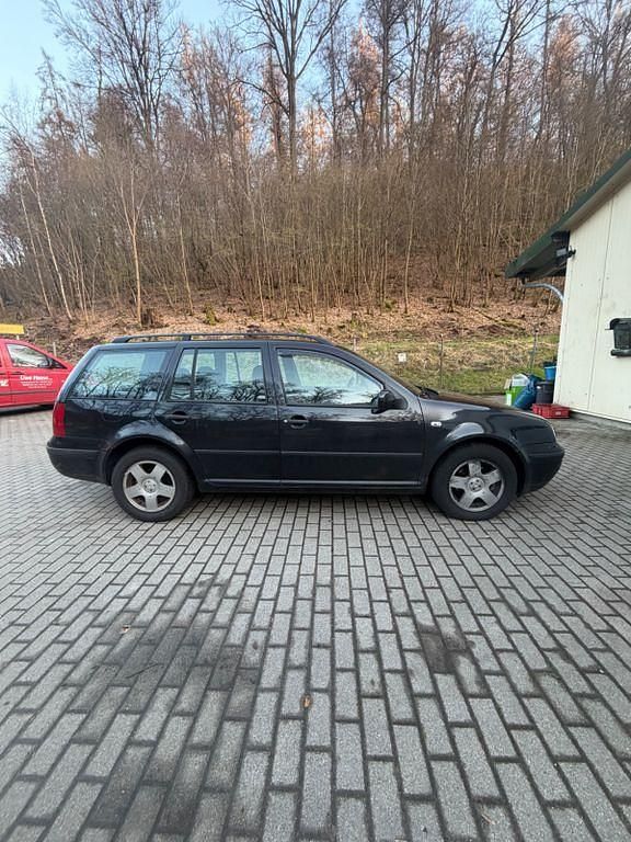 Gebraucht VW Golf IV Basis 101 PS (74 kW) 2003 Schwarz Kombi