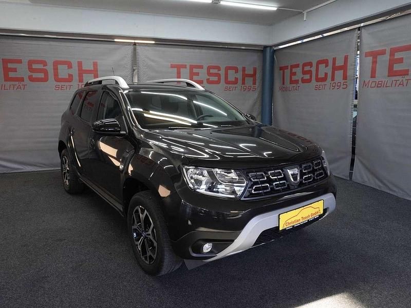 Gebraucht Dacia Duster 131 PS (96 kW) 2021 Schwarz Limousine