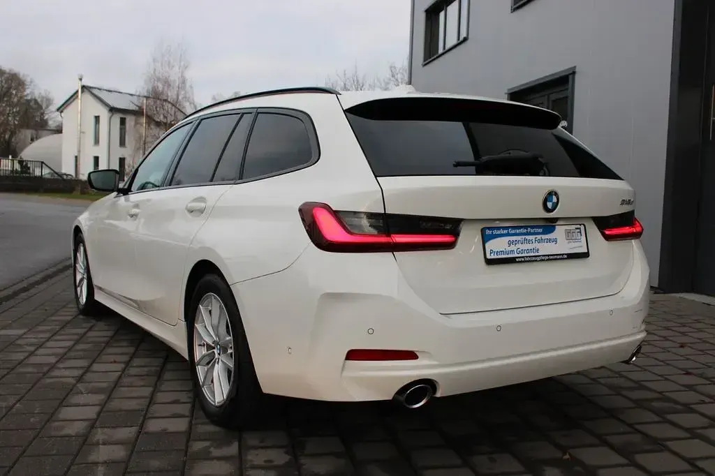 Gebraucht BMW 318 Performance 150 PS (110 kW) 2023 Weiß Kombi