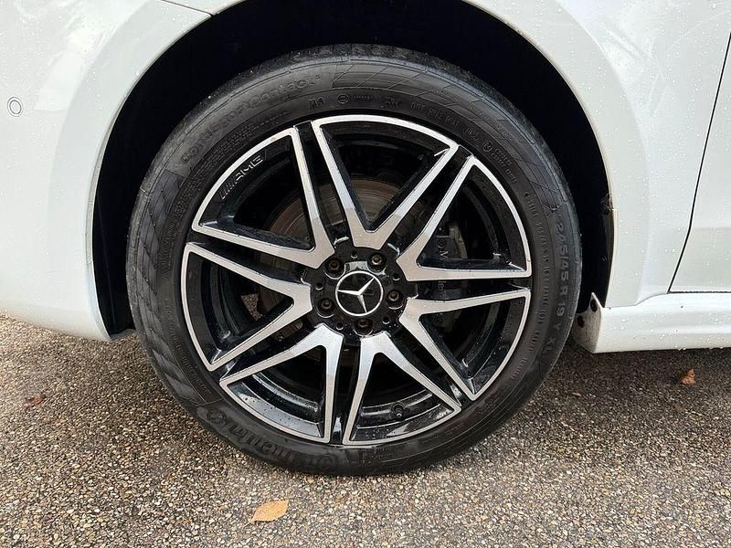 Gebraucht Mercedes V250 Avantgarde Edition 190 PS (139 kW) 2017 Bergkristallweiß Van / Kleinbus