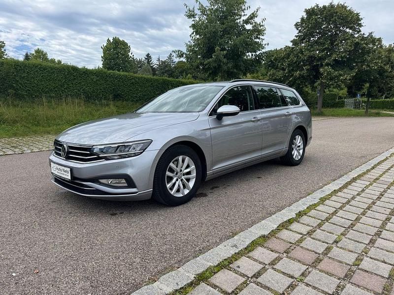 Silber Gebraucht 2019 VW Passat Business Limousine | 14.290 € (Guter Preis) - Bild 1/4