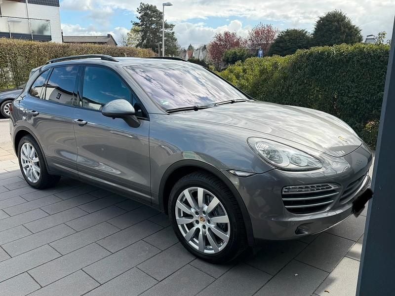Second-hand Porsche Cayenne 310 CP (228 kW) 2011 Gri SUV