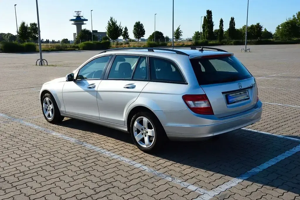 Gebraucht Mercedes C180 Classic 156 PS (114 kW) 2008 Silber Limousine