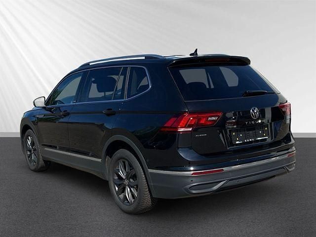 Gebraucht VW Tiguan Allspace Move 150 PS (110 kW) 2024 Schwarz SUV