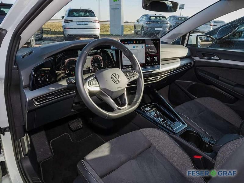 Gebraucht VW Golf VIII Style 150 PS (110 kW) 2025 Weiß Limousine