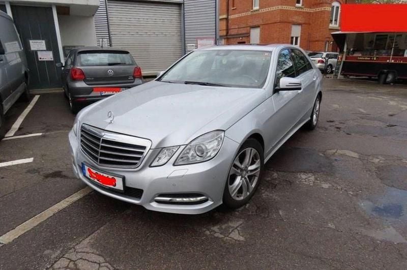 Gebraucht Mercedes E200 Avantgarde 184 PS (135 kW) 2013 Silber Limousine