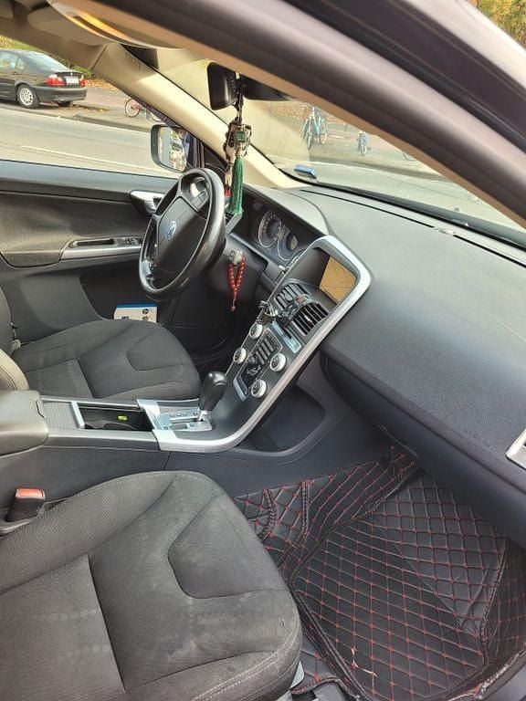 Gebraucht Volvo XC60 Kinetic 163 PS (119 kW) 2011 Schwarz SUV