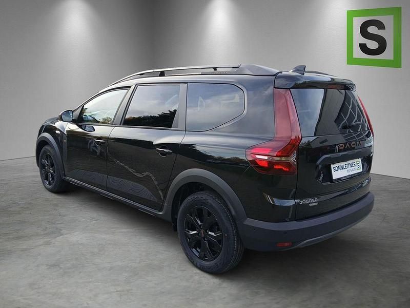 Neu Dacia Jogger Extreme 141 PS (103 kW) 2025 Schwarz Van / Kleinbus