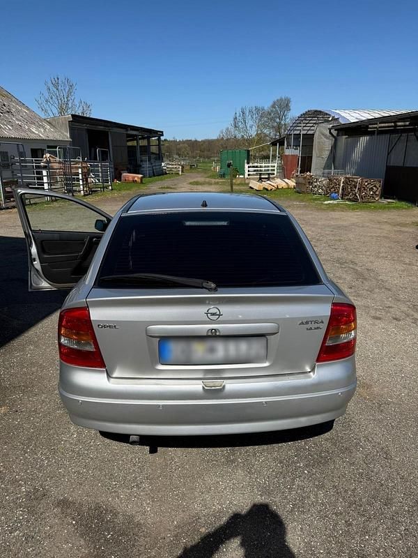 Second-hand Opel Astra 101 CP (74 kW) 1999 Gri Hatchback