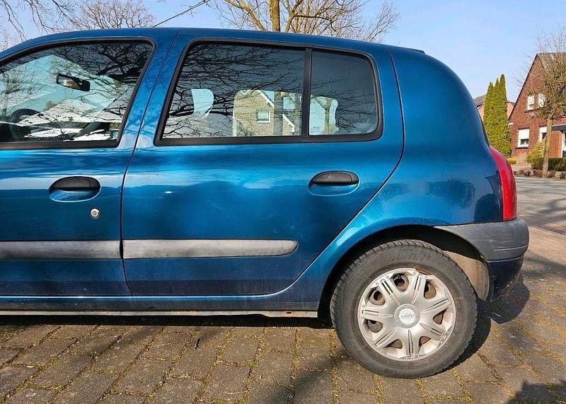 Gebraucht Renault Clio II 58 PS (42 kW) 2000 Blau Limousine
