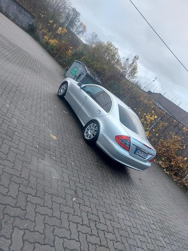 Silber Gebraucht 2006 Mercedes E320 Limousine | 4.399 € (Guter Preis) - Bild 1/4