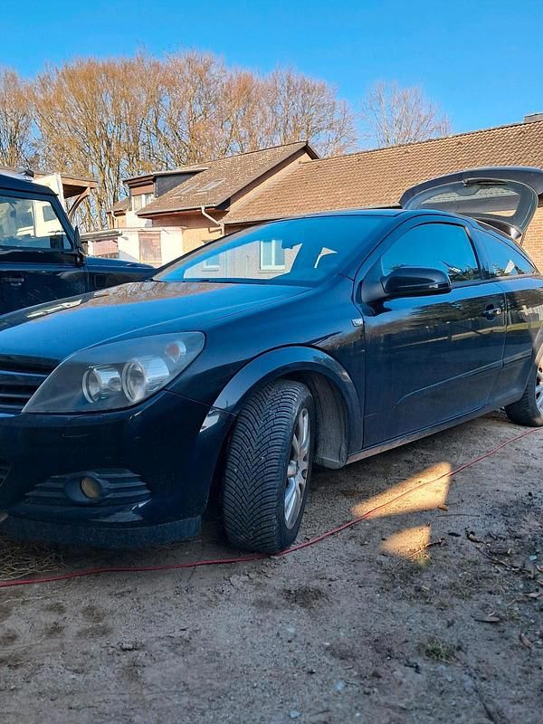 Gebraucht Opel Astra GTC 101 PS (74 kW) 2005 Schwarz Kleinwagen