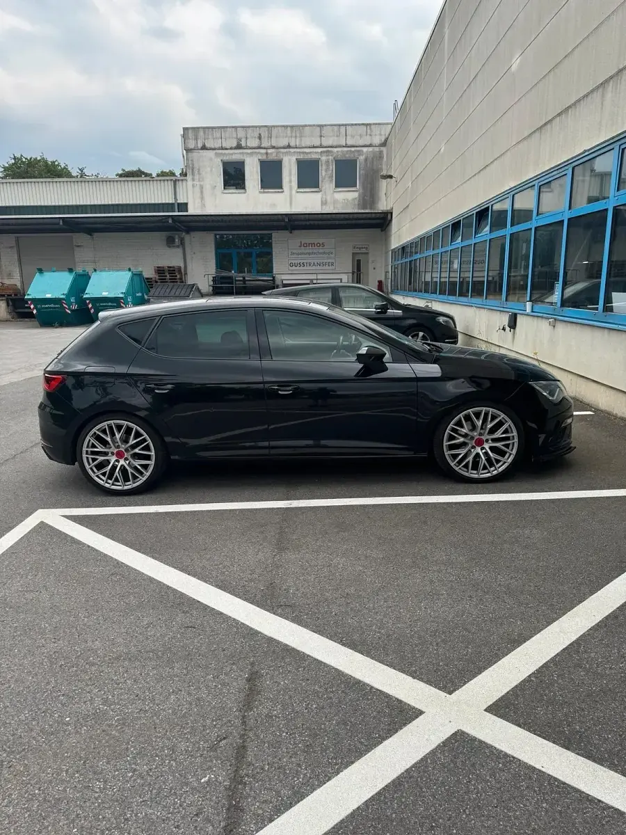 Gebraucht Seat Leon FR 190 PS (139 kW) 2019 Schwarz Limousine