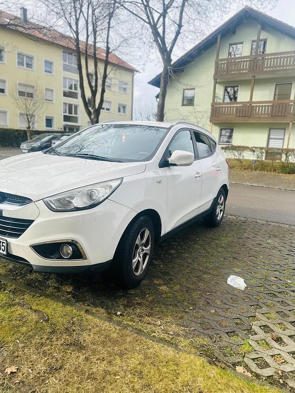 Gebraucht Hyundai Tucson 115 PS (84 kW) 2013 Weiß SUV