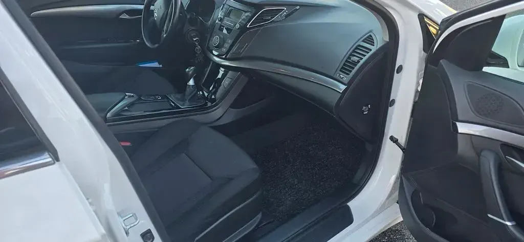 Gebraucht Hyundai i40 Classic 135 PS (99 kW) 2017 Weiß Limousine