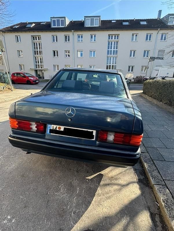 Gebraucht Mercedes 190 106 PS (77 kW) 1993 Blau Limousine