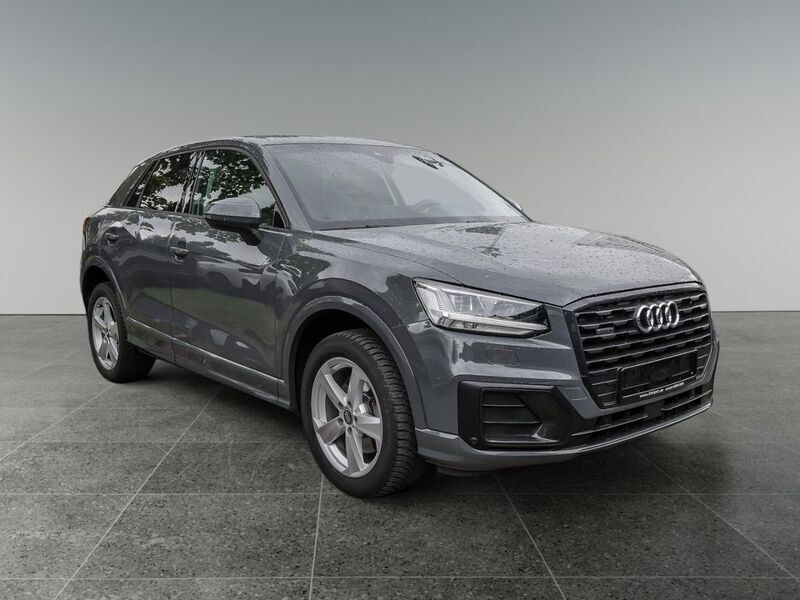 Grau Gebraucht 2018 Audi Q2 Sport SUV | 23.980 € (Fairer Preis) - Bild 1/4