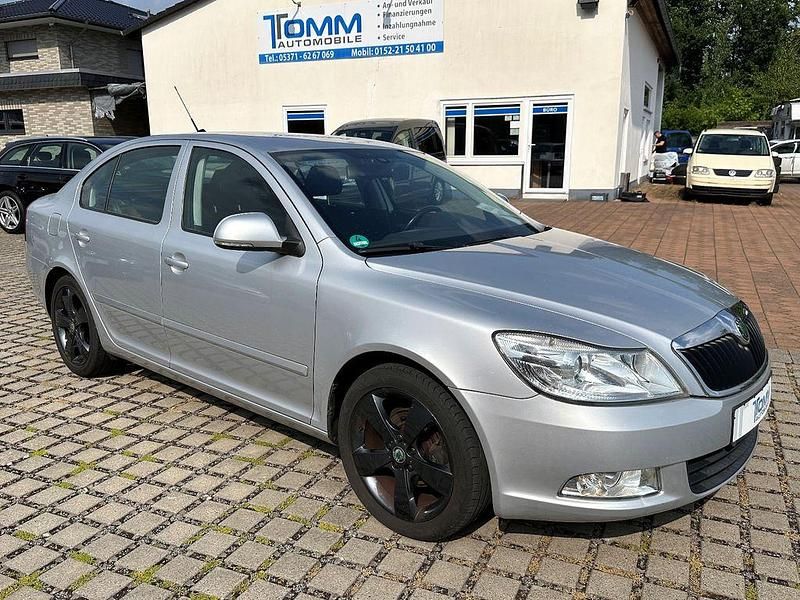 Gebraucht Skoda Octavia Elegance 105 PS (77 kW) 2010 Silber Limousine