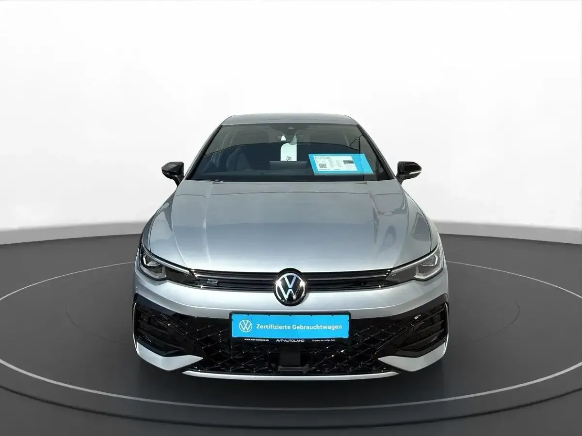 Gebraucht VW Golf VIII R-line 150 PS (110 kW) 2025 Oyster silver Limousine