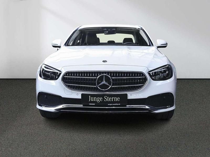 Gebraucht Mercedes E300 Avantgarde 320 PS (235 kW) 2021 Weiß Limousine