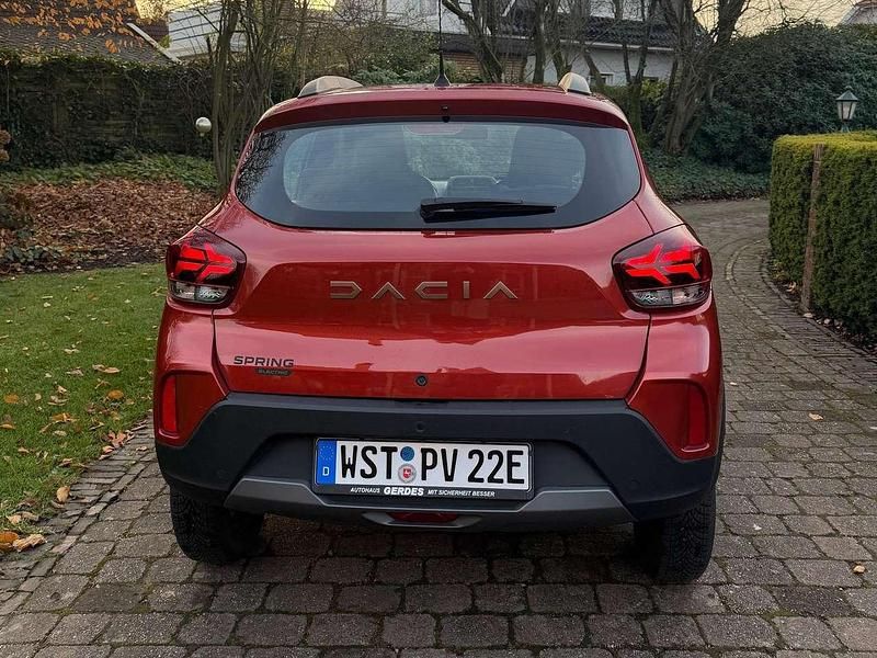 Gebraucht Dacia Spring Essentiel 33 kW (45 PS) 2023 Rot Kleinwagen