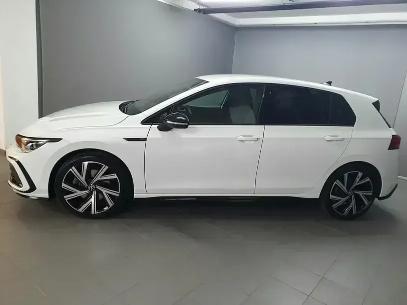 Usata VW Golf VIII R-line 190 CV (139 kW) 2024 Bianco Berlina