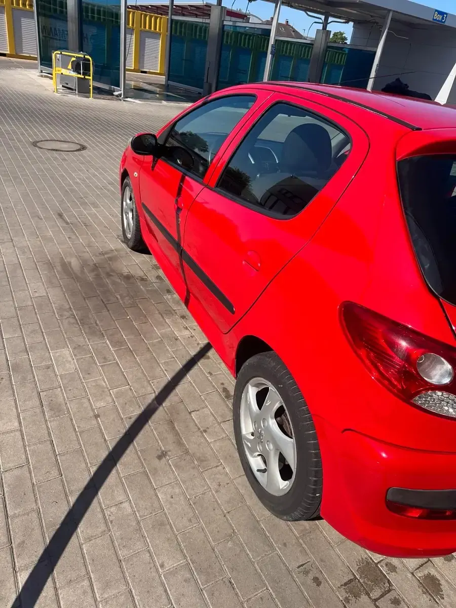 Gebraucht Peugeot 206+ 75 PS (55 kW) 2009 Rot Kleinwagen