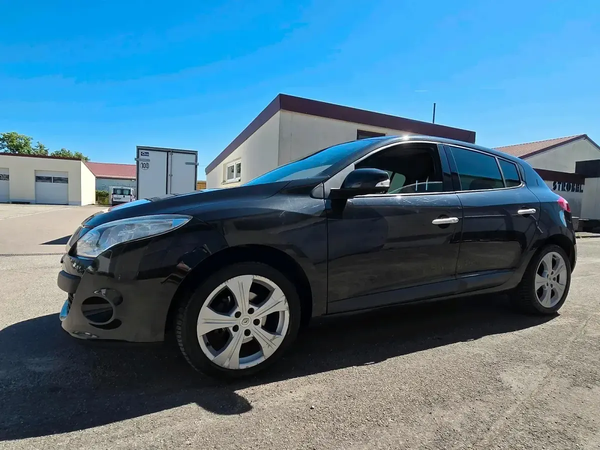 Gebraucht Renault Mégane 131 PS (96 kW) 2010 Schwarz Limousine