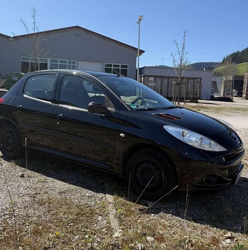 Gebraucht Peugeot 206 75 PS (55 kW) 2010 Limousine