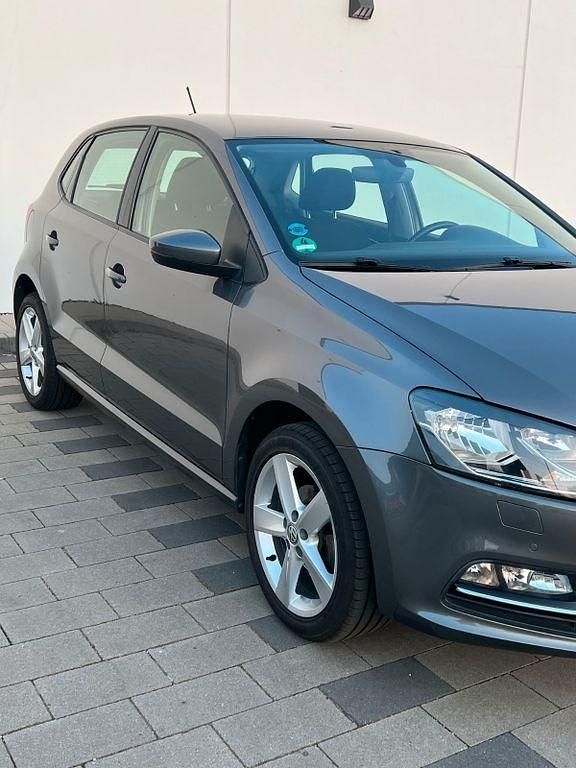 Gebraucht VW Polo 90 PS (66 kW) 2014 Grau Kleinwagen