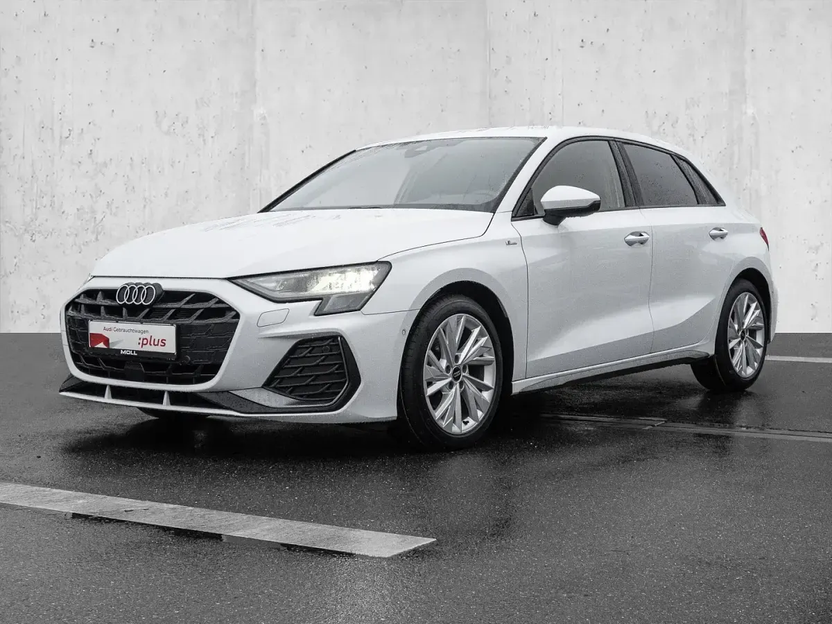 Usado Audi A3 S-Line 150 HP (110 kW) 2025 Branco Sedan