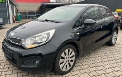 Schwarz Gebraucht 2013 Kia Rio FIFA World Cup Edition Limousine | 1.900 € (Superpreis) - Bild 1/4