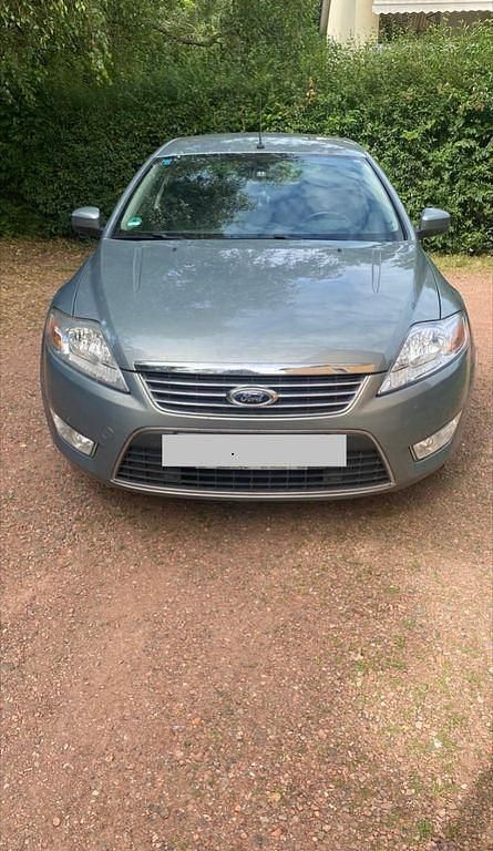 Grau Gebraucht 2007 Ford Mondeo Ghia Limousine | 5.000 € (Etwas zu teuer) - Bild 1/4