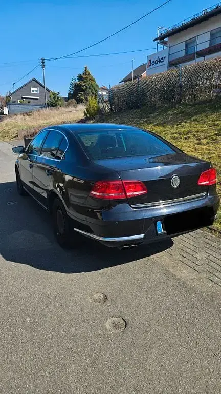 Gebraucht VW Passat 160 PS (117 kW) 2011 Schwarz Limousine