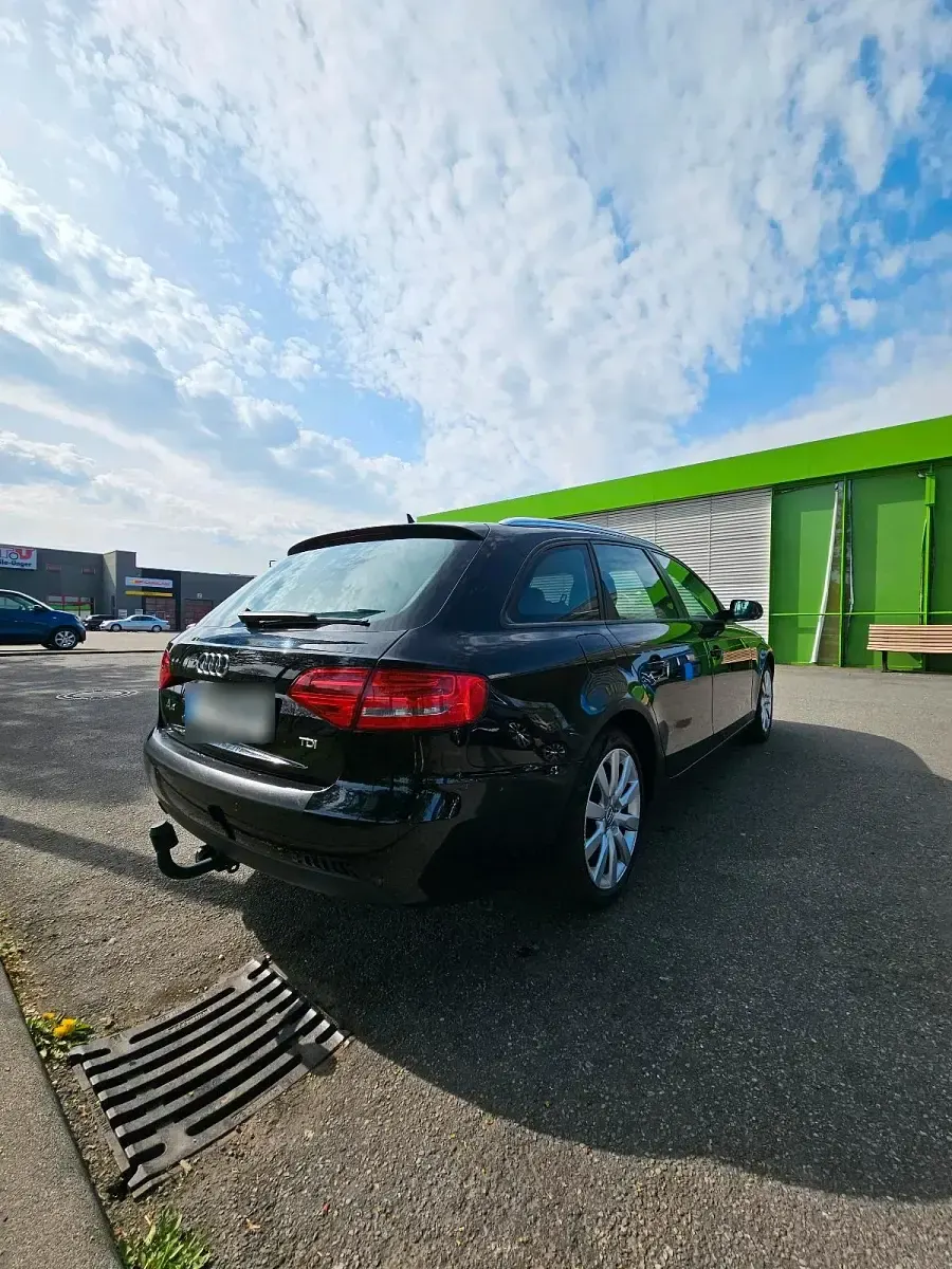 Gebraucht Audi A4 143 PS (105 kW) 2011 Schwarz Kombi