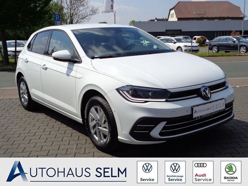 Weiss Gebraucht 2024 VW Polo Style Limousine | 25.980 € (Etwas zu teuer) - Bild 1/4