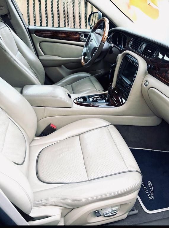 Gebraucht Jaguar XJ8 298 PS (219 kW) 2009 Blau Limousine