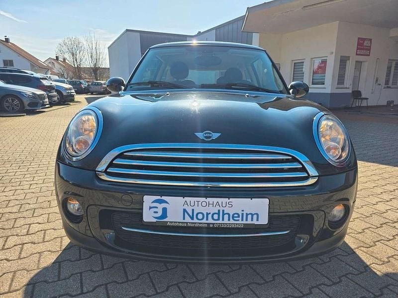 Gebraucht Mini Cooper D 111 PS (81 kW) 2014 Midnightblackmetallic Kleinwagen