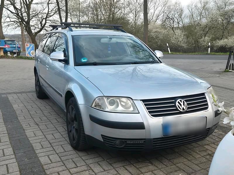 Second-hand VW Passat 160 CP (117 kW) 2004 Argintiu Break