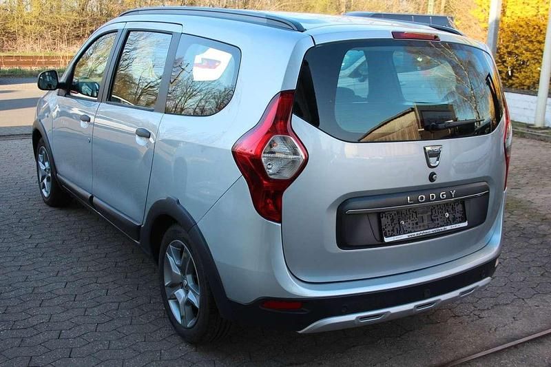 Gebraucht Dacia Lodgy Stepway 131 PS (96 kW) 2021 Highland grey Van / Kleinbus