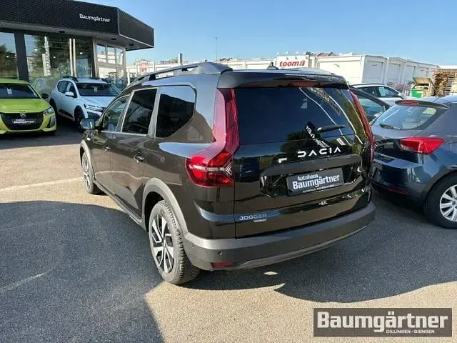 Gebraucht Dacia Jogger Expression 141 PS (103 kW) 2025 Schwarz Van / Kleinbus